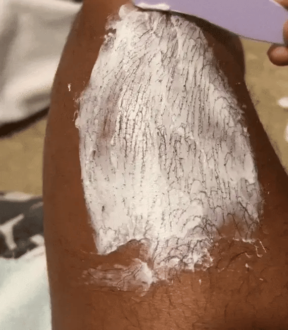 LOVILDS Body Hair Removal Cream - Gentle Formula for Sensitive Skin - Safe Up to 7 Days - Includes Spatula for Touch-Free Application